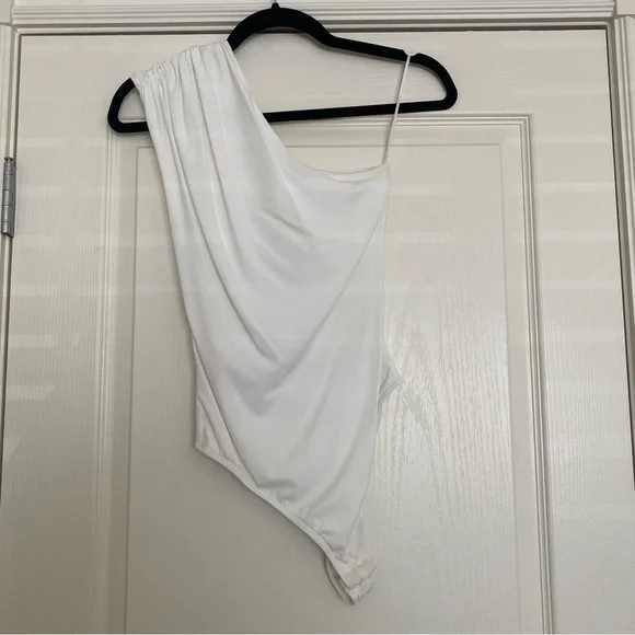 VICI Sun Drenched One Shoulder Bodysuit - Picture 4 of 7